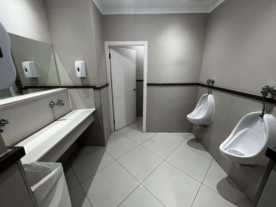 To Let commercial Property for Rent in Rosenpark Western Cape